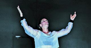 Spannend. Cosima Grand (vorne) und ihr &laquo;CTRL  &ndash;  V (LP)&raquo;: Eine spannende Produktion wartet im Zeughaus Kultur aufs Publikum.  