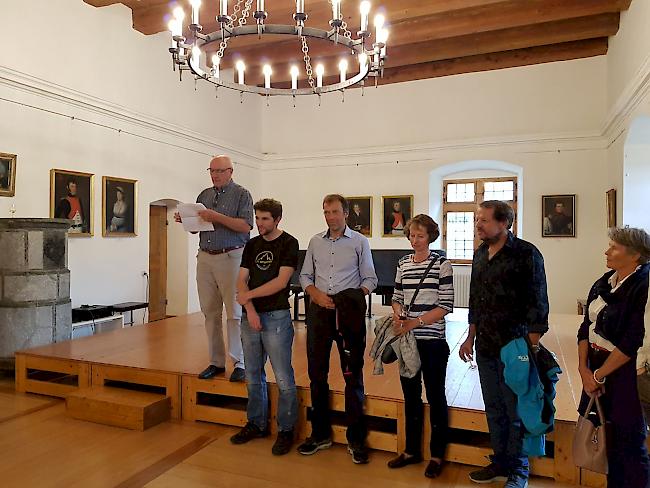 Präsident Peter Planche hält seine Rede.