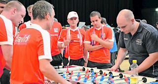Fokussiert. Neben Technik ist beim Tischfussball besonders Konzentration gefragt. 