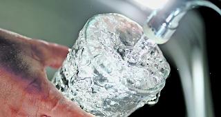 Nachholbedarf. Gewisse Teile im Goms, L&ouml;tschental und Nikolaital haben zu viel Arsen im Trinkwasser. 