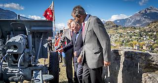 Die traditionelle Inspektion der Kanone stand im Mittelpunkt der Feierlichkeiten.