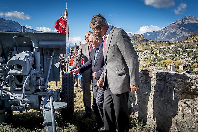 Die traditionelle Inspektion der Kanone stand im Mittelpunkt der Feierlichkeiten.