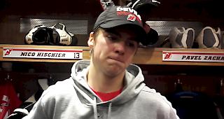 Nico Hischier ist mit New Jersey aus den NHL-Playoffs ausgeschieden. 