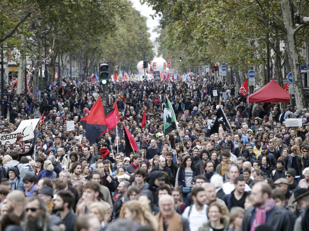 Hunderttausende Demonstrieren In Frankreich Gegen Regierungspläne | 1815.ch