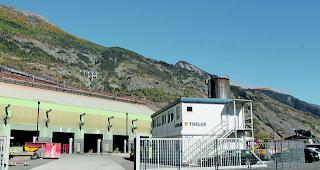 Alternative. Die Theler AG mit Sitz in Steg besitzt am Rande der ehemaligen Alusuisse Industrieb&ouml;den, welche die Voraussetzungen zur Erstellung eines Elterntierparks der Migros-Tochter Micarna erf&uuml;llen. 