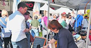 Konfit&uuml;re. Am Samstag in Fully: Auch Kastanien-Konfit&uuml;re stand im Angebot.  