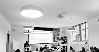 Aufmerksame Zuh&ouml;rer. Verwaltungsrat und Gesch&auml;ftsleitung der Aletsch Arena AG informierten Leistungstr&auml;ger und Partner.   