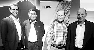 Gemeinsame Zukunft. Von links: Martin Burgener (Stv. Gesch&auml;ftsleiter BKW Wallis AG), Raoul A. M&uuml;ller (Leiter Region West und Mitglied der Gesch&auml;ftsleitung enerpeak ag), Marc Briggeler (Projektleiter enerpeak ag) und Medard Heynen (Gesch&auml;ftsleiter BKW Wallis AG).  