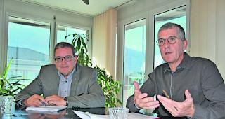 Wehrhaft. Christoph B&uuml;rgin (Vizepr&auml;sident, links) und Damien M&eacute;trailler (Pr&auml;sident) vom Verband der konzedierenden Gemeinden des Wallis wollen von einer Senkung der Wasserzinsen von derzeit 110 auf k&uuml;nftig 80 Franken pro kW Bruttoleistung nichts wissen. 