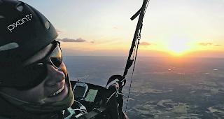 Exklusiver Kreis. Nur acht Piloten weltweit schafften bisher einen Flug &uuml;ber 500 Kilometer. Jan Sterren ist einer von ihnen. 
