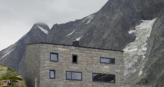 In der Anenh&uuml;tte im L&ouml;tschental kam es zum Wortgefecht zwischen dem H&uuml;ttenbesitzer und einem Bergf&uuml;hrer.