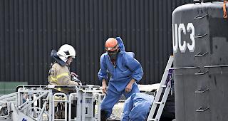 Polizeitechniker untersuchen das U-Boot von Madsen. (Archiv)