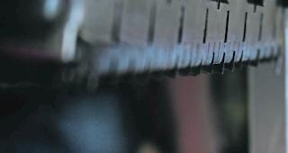 Im Wallis macht ein Roboter&nbsp;Raclette. Die k&uuml;nstliche Intelligenz-Bestie wurde am Samstag an der &laquo;Foire du Valais&raquo; in Martinach vorgestellt.