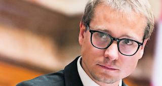 Nun entscheiden die R&auml;te. Philippe Nantermods Motion f&uuml;r einen Lernfahrausweis ab 16 Jahren geht auf ein Anliegen des Jugendparlaments zur&uuml;ck. 