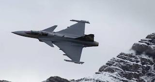 Der Gripen ist in der Volksabstimmung im Mai 2014 abgest&uuml;rzt. Nun nimmt der Bundesrat einen neuen Anlauf zum Kauf neuer Kampfjets. (Archivbild)