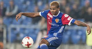 FCB-Kicker Manuel Akanji hat bei Dortmund einen Vertrag bis Juni 2022 unterschrieben.