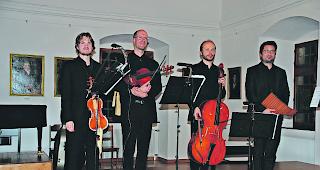 Kraftvoll und w&uuml;rdig. Von links: Maxime Alliot (Violine), Laurent Galliano (Viola), Mathieu Rouqui&eacute; (Cello) und Hanspeter Oggier (Panfl&ouml;te). 