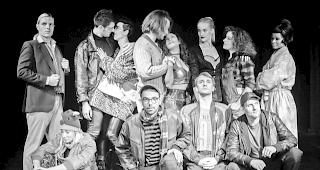 Legend&auml;res St&uuml;ck. Dieses Ensemble bringt am Dienstag im Visper La Poste das Rock-Musical &laquo;Rent&raquo; &uuml;ber die B&uuml;hne  &ndash;  ein legend&auml;res St&uuml;ck wartet aufs Publikum. 