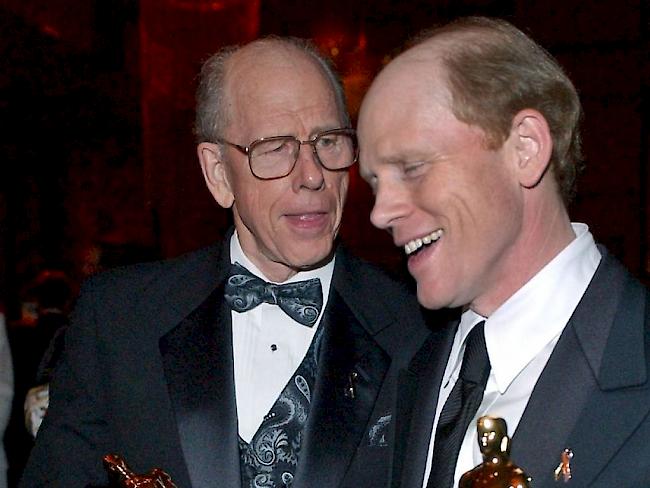 Rance Howard - links neben seinem Sohn, dem doppelten Oscar-Preisträger Ron Howard - ist am Samstag gestorben. Er wurde 89 Jahre alt. (Archivbild)