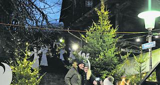 Aufwendig dekoriert. Rund eine Woche sind die zahlreichen freiwilligen Helfer im Einsatz, um den Gommer Adventsmarkt zu dekorieren. Das Ergebnis l&auml;sst sich zeigen.  