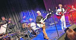 T&ouml;nte packend. &laquo;Plastic Creatures & Guests&raquo; am Samstagabend im Zeughaus Kultur: Spielfreude gab den Takt an. 