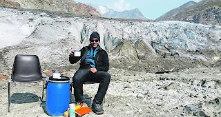 Marc Hugentobler, Doktorand f&uuml;r Ingenieurgeologie an der ETH Z&uuml;rich: &laquo;Die einzigartige Szenerie hat uns f&uuml;r die strenge Arbeit entsch&auml;digt.&raquo;  