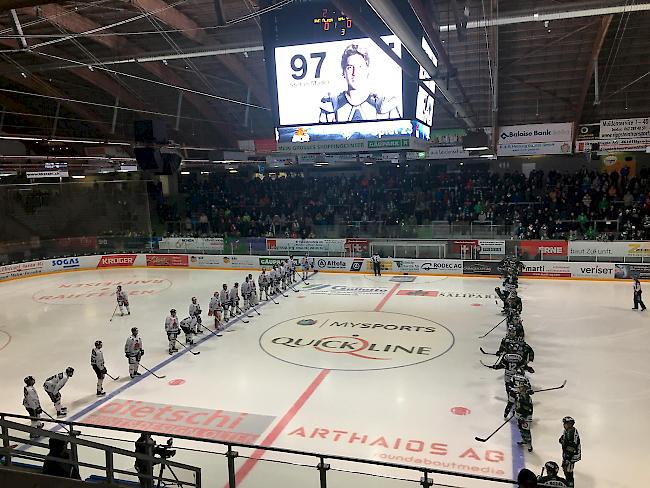 Olten und der EHC Visp am Freitagabend im Stadion Kleinholz.