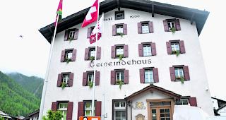 Mit Arrest belegt. Um ihr Geld zur&uuml;ckzubekommen, hat die Gemeinde 15 Grundst&uuml;cke und 11 Bankkonti der Verurteilten &laquo;einfrieren&raquo; lassen. 