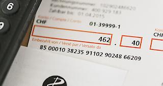 Je weiter politisch rechts, desto h&ouml;her ist die Zustimmung der No-Billag-Initiative. (Archivbild)