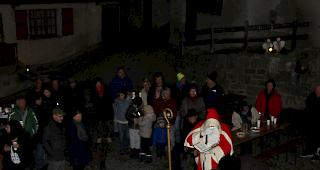 Der Nikolaus begeisterte in Albinen Jung und Alt.