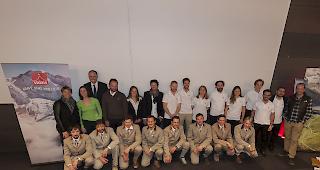 Auf dem Gruppenbild. Es wurden insgesamt 36 Schneesportlehrer, acht Bergf&uuml;hrer und zwei&nbsp;Wanderleiter diplomiert.