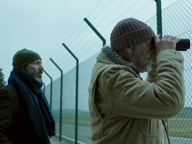 Peter Freiburghaus (r) und Jay Abdo im Schweizer Kurzfilm "Facing Mecca", der es auf die Oscar-Shortlist der besten zehn Kurzfilme weltweit geschafft hat. (Pressebild)