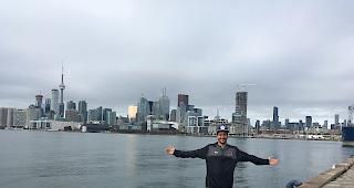 &laquo;Ich vor der Waterfront und Skyline von Toronto&raquo;