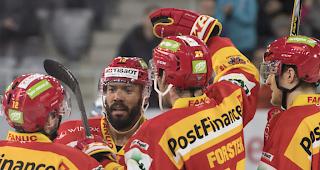 Beat Forster (dritter von links) war wegen eines Checks f&uuml;r vier Spiele gesperrt worden.