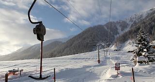Heimelig und &uuml;berschaubar. Trotzdem k&auml;mpft der Skilift in Gluringen jedes Jahr aufs Neue ums &Uuml;berleben.