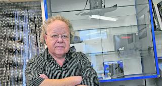 Ende Feuer. Fotoh&auml;ndler Michael Schmidt zieht sich nach 43 Jahren als Gesch&auml;ftsmann mit seinem Fotofachgesch&auml;ft von der Bahnhofstrasse zur&uuml;ck: &laquo;Mit vielen sch&ouml;nen Erinnerungen und zwei lachenden Augen.&raquo; Die Nachfolge ist bereits geregelt.  