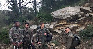 Bereit f&uuml;r die milit&auml;rische &Uuml;bung, es kann losgehen...