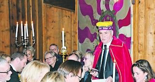 K&ouml;niglich. K&ouml;nig Piermarco Zen Ruffinen und K&ouml;nigin Luisa Loretan (rechts) walteten am Samstagabend in der Leuker Burgerstube ihres Amtes. 