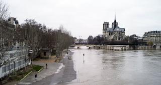 Beh&ouml;rden warnen in Paris vor Hochwasser.