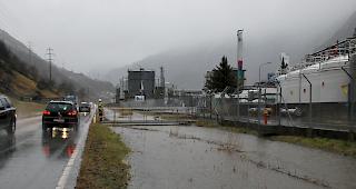 Hochwasser: Der Laldnerkanal auf der H&ouml;he der Lonza-Werke drohte &uuml;berzulaufen.