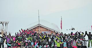 Ohne Sonne, mit Spass. Wenn auch keine idealen Bedingungen vorherrschten, genossen die Natischer F&uuml;nft- und Sechstkl&auml;ssler die schulfreie Zeit auf der Belalp. 