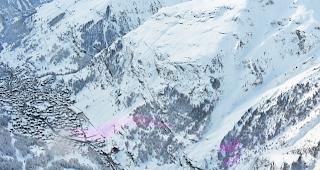 Luftaufnahme. Zermatt mit Blick auf den Lawinenkegel im &laquo;Luegelti&raquo;. 