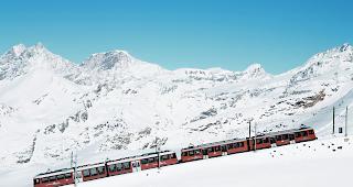 Bis ganz oben. Die Gornergrat Bahn schafft auf ihrer Strecke fast 1500 H&ouml;henmeter. 