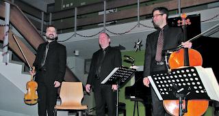 Drei am Dreik&ouml;nigstag. Das Trio Julien Zufferey (Violine), Mathias Clausen (Klavier) und Xavier Pignat (Violoncello, von links). 