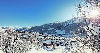 Gute Aussichten. Die Obergommer Tourismusverantwortlichen wollen zuk&uuml;nftig enger mit den lokalen Zweitwohnungsbesitzern zusammenarbeiten. (Foto: Dorfansicht M&uuml;nster) 