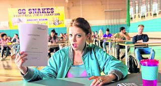 Trashig. Chantal (gespielt von Jella Haase) in &laquo;Fack ju G&ouml;hte 3&raquo;. Die Filmreihe um eine deutsche &laquo;Asi-Klasse&raquo; &uuml;berzeugte das Publikum des Kino Capitols auch mit ihrem dritten Teil.  