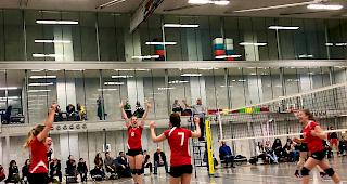 Das Team aus M&ouml;rel freut sich &uuml;ber den klaren Sieg.