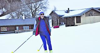 Sportbegeistert. Edwin Zeiter, seit &uuml;ber 40 Jahren Gemeindepr&auml;sident von Bister, zeigt stolz die neue Attraktion im 32-Seelen-Dorf. 