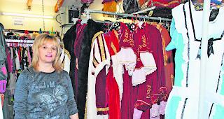 &laquo;Generation spontan&raquo;. Im Kost&uuml;mverleih von Claudia Bilgischer halten immer mehr Fasn&auml;chtler kurzfristig nach einem passenden Outfit Ausschau.  