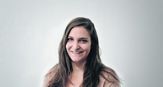 Kreativ. Barbara Seiler aus Brig-Glis durfte die Sonderbriefmarke f&uuml;r das Schweizer Berghilfe-Jubil&auml;um gestalten. 